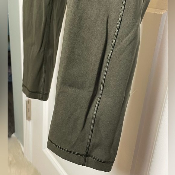 Lululemon - Picture 4 of 7